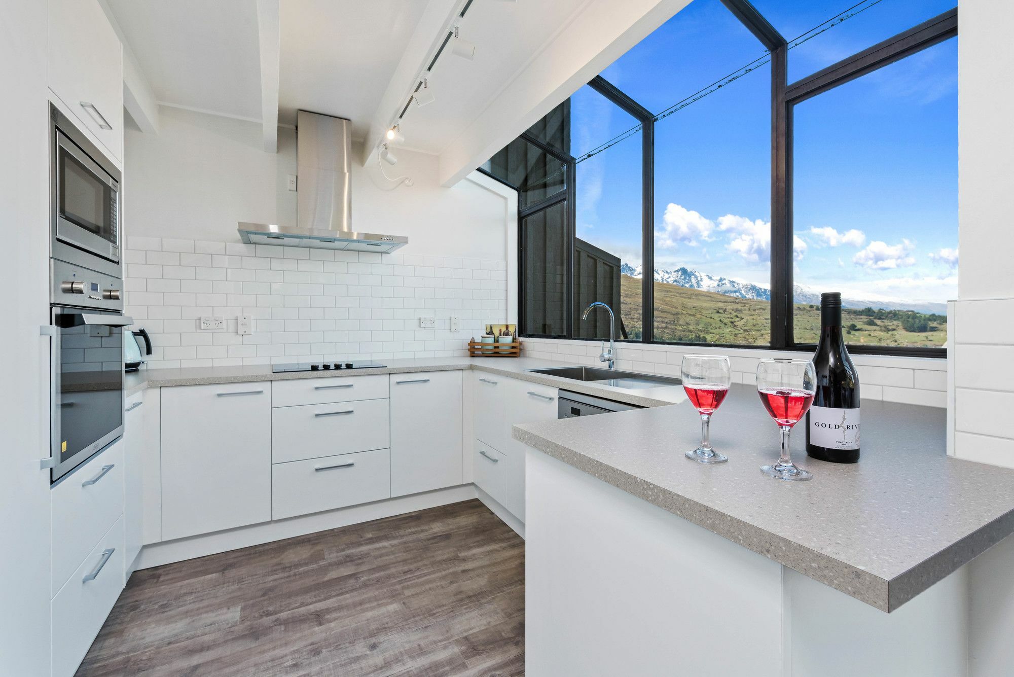 Picturesque Views At Woodlands Close Queenstown Exterior foto
