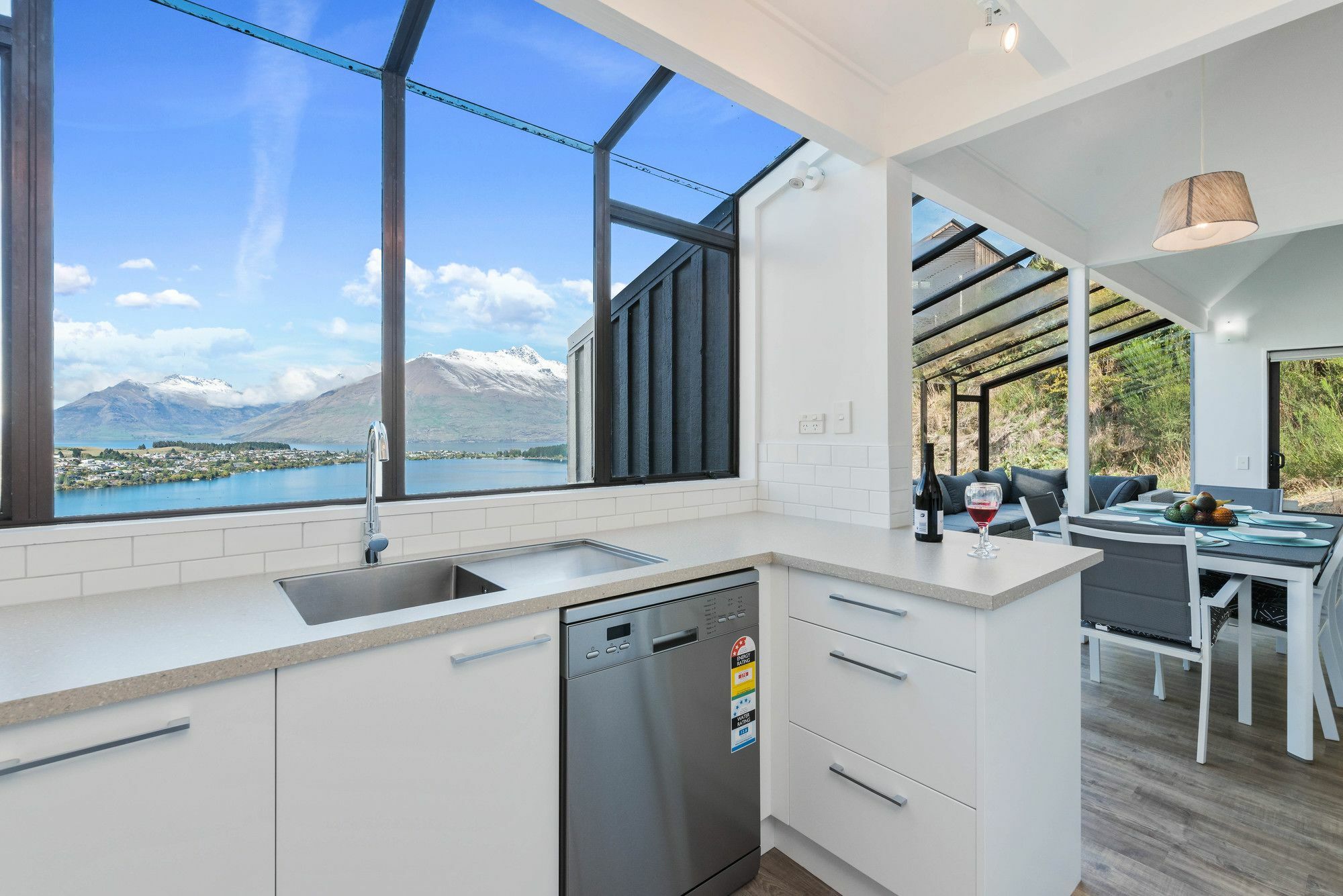 Picturesque Views At Woodlands Close Queenstown Exterior foto